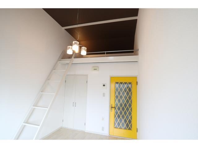  近鉄難波線・奈良線/近鉄奈良駅 バス11分萩ヶ丘下車:停歩7分 2階 築35年