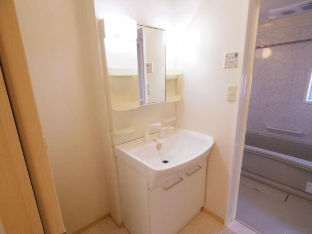  近鉄難波線・奈良線/近鉄奈良駅 バス15分梅美台西下車:停歩12分 1階 築21年