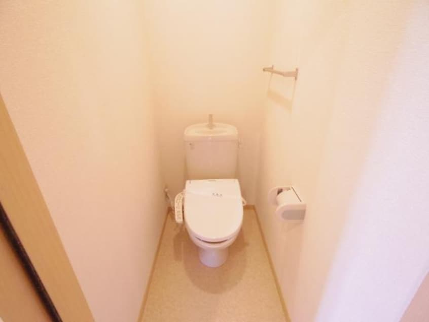  近鉄難波線・奈良線/近鉄奈良駅 バス15分梅美台西下車:停歩12分 1階 築21年