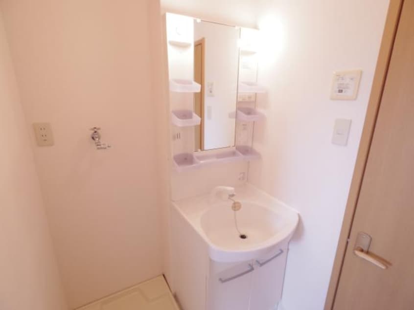  近鉄難波線・奈良線/近鉄奈良駅 バス11分南京終町下車:停歩3分 2階 築20年