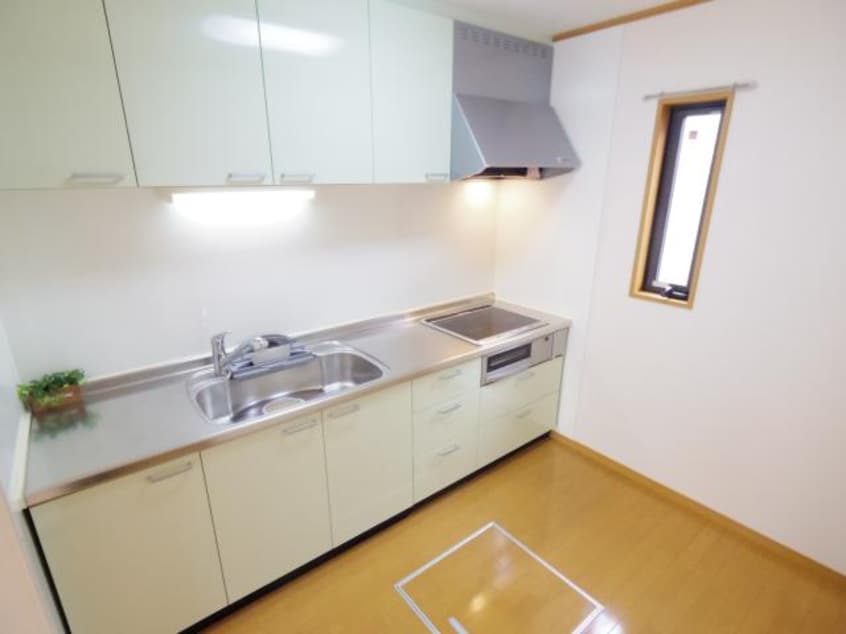  近鉄難波線・奈良線/近鉄奈良駅 バス17分州見台7丁目下車:停歩6分 1階 築19年