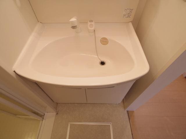  近鉄難波線・奈良線/近鉄奈良駅 バス10分萩ヶ丘下車:停歩6分 1階 築18年