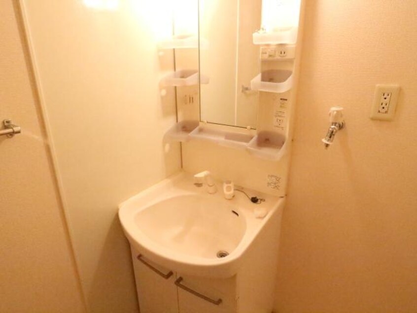  近鉄難波線・奈良線/近鉄奈良駅 バス23分西九条町下車:停歩1分 1階 築18年