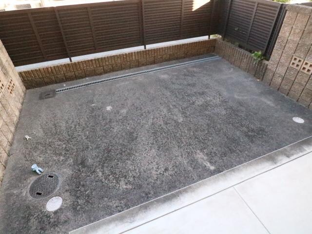  近鉄難波線・奈良線/近鉄奈良駅 バス23分西九条町下車:停歩1分 1階 築18年