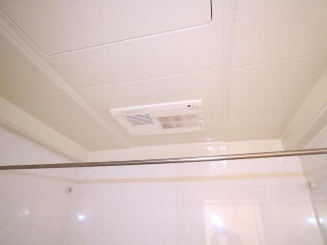  近鉄難波線・奈良線/近鉄奈良駅 バス23分西九条町下車:停歩1分 1階 築18年