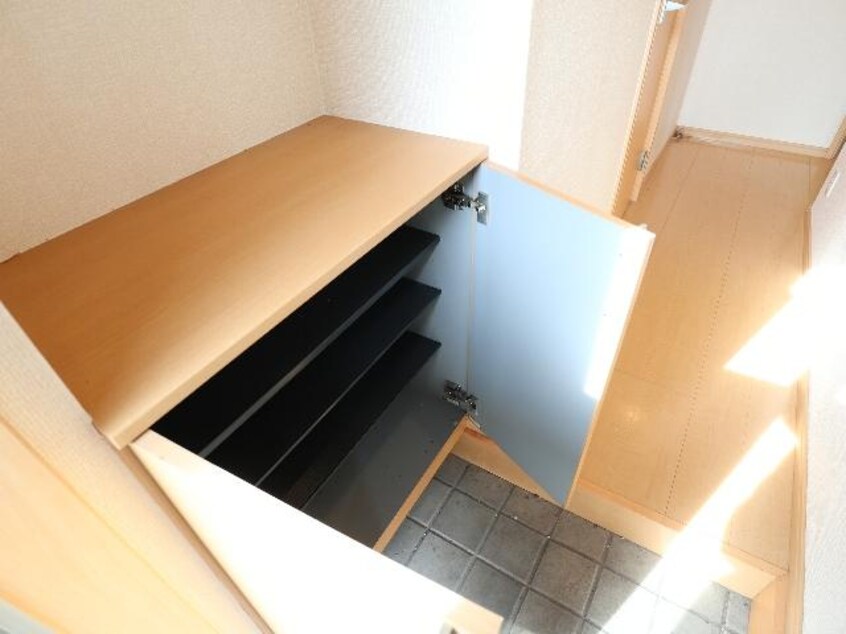  近鉄難波線・奈良線/新大宮駅 徒歩17分 1階 築18年