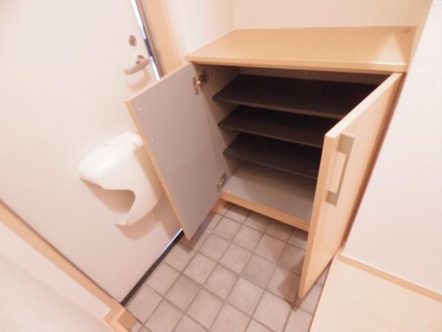  近鉄難波線・奈良線/新大宮駅 徒歩17分 1階 築18年