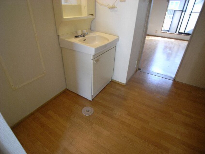  大和路線・関西本線/奈良駅 バス16分大和ハウス前下車:停歩7分 2階 築28年