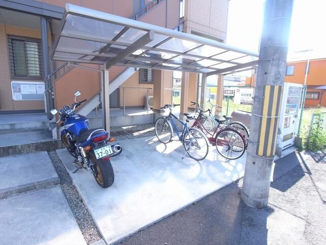  近鉄難波線・奈良線/近鉄奈良駅 バス12分古市町下車:停歩6分 1階 築16年