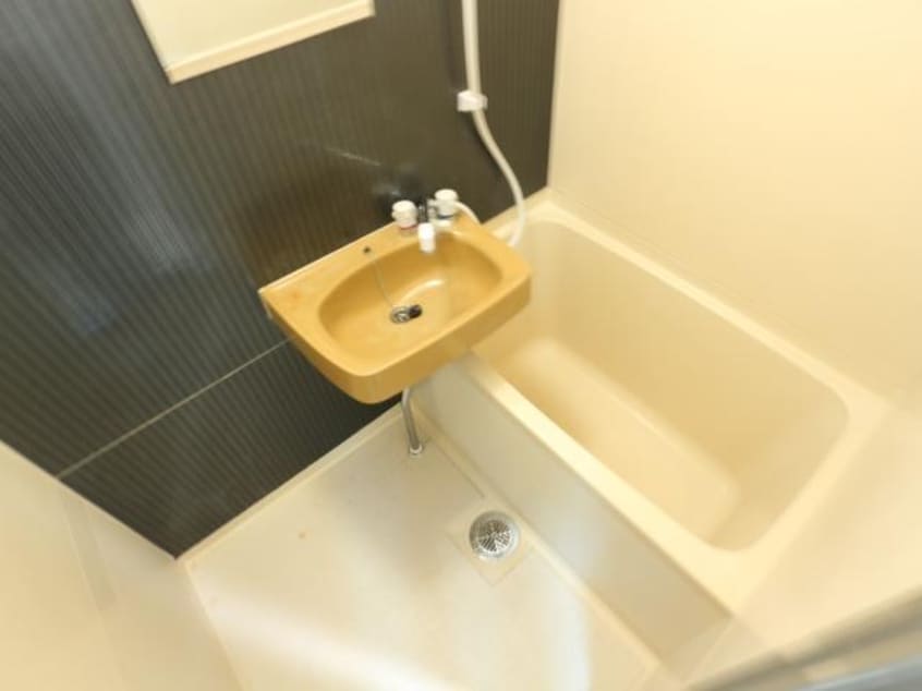  近鉄難波線・奈良線/近鉄奈良駅 バス11分萩ヶ丘町下車:停歩2分 1階 築36年