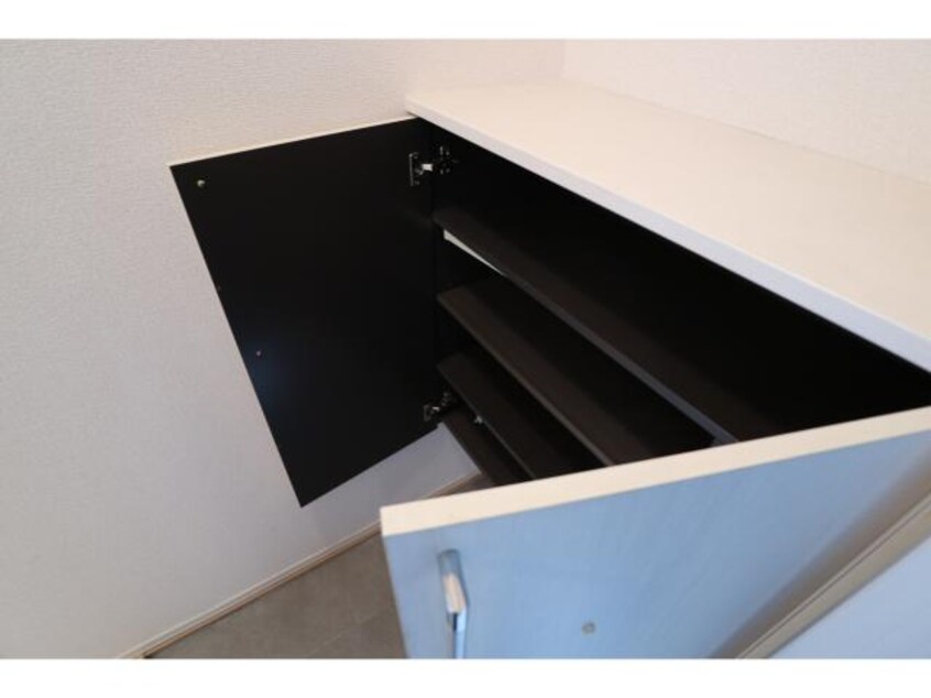  近鉄難波線・奈良線/新大宮駅 徒歩8分 1階 築16年