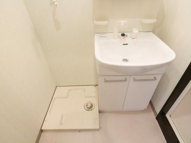  近鉄難波線・奈良線/近鉄奈良駅 バス10分八軒町下車:停歩9分 3階 築17年