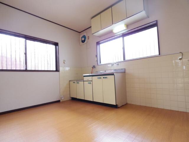  近鉄難波線・奈良線/近鉄奈良駅 バス14分南方町下車:停歩5分 1階 築41年