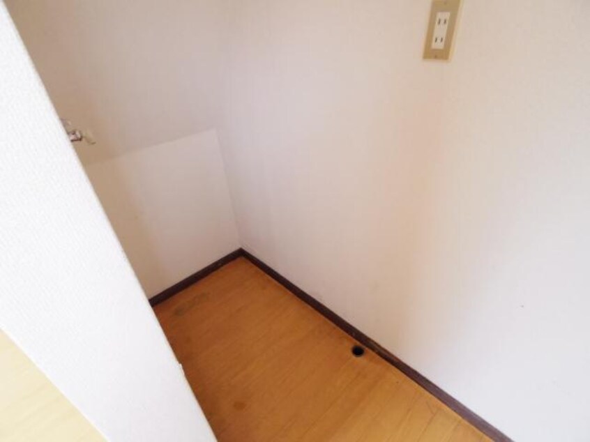  近鉄難波線・奈良線/近鉄奈良駅 バス14分南方町下車:停歩5分 1階 築41年