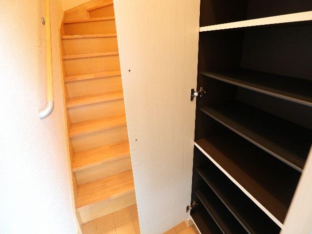  近鉄難波線・奈良線/近鉄奈良駅 バス15分梅美台2丁目下車:停歩6分 2階 築14年