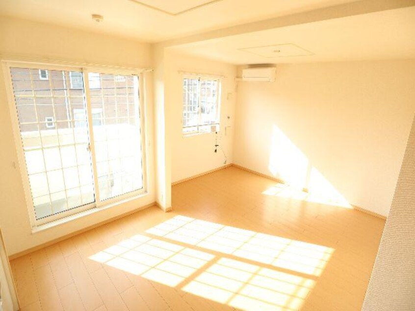  近鉄難波線・奈良線/近鉄奈良駅 バス15分梅美台2丁目下車:停歩6分 2階 築14年