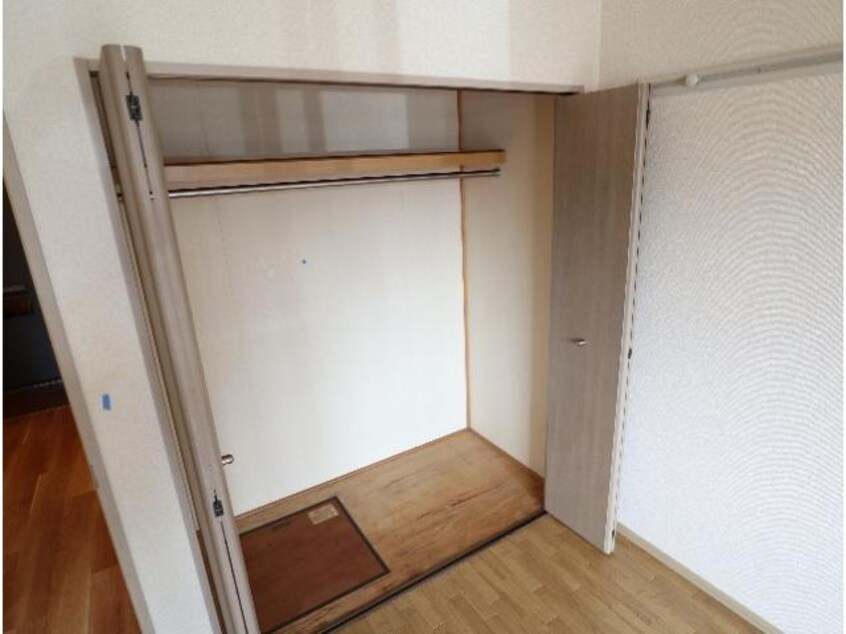  近鉄難波線・奈良線/近鉄奈良駅 バス10分辰市農協下車:停歩4分 1階 築25年