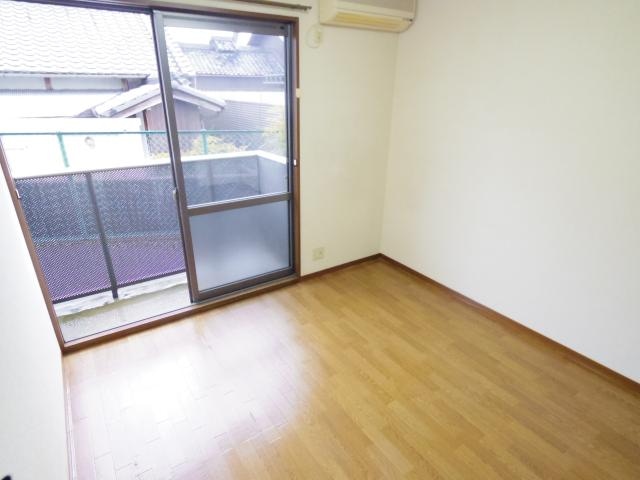  近鉄難波線・奈良線/近鉄奈良駅 バス13分護国神社下車:停歩5分 1階 築25年