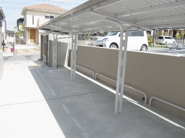  近鉄難波線・奈良線/近鉄奈良駅 バス16分梅美台7丁目下車:停歩3分 1階 築11年