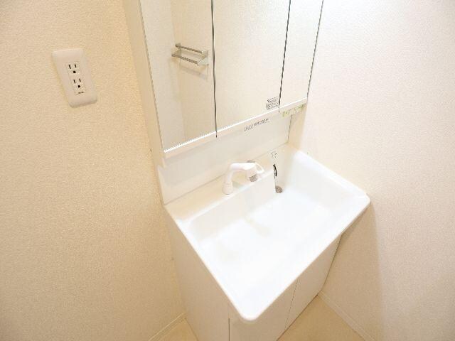  大和路線・関西本線/奈良駅 バス11分八条地蔵前下車:停歩5分 2階 築11年