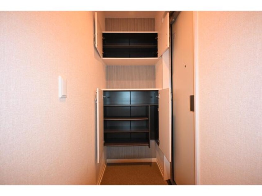  大和路線・関西本線/奈良駅 バス8分北神殿下車:停歩6分 2階 築11年