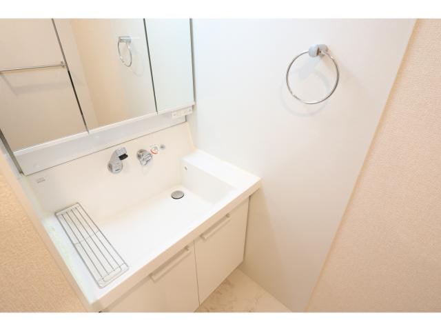  大和路線・関西本線/奈良駅 バス13分西九条町下車:停歩3分 1階 築10年