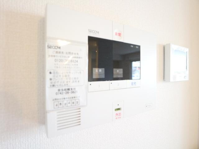  近鉄難波線・奈良線/近鉄奈良駅 バス14分北神殿下車:停歩5分 1階 築7年