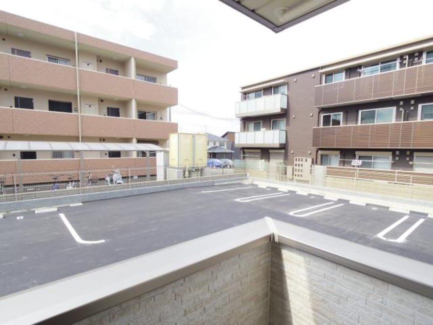  学研都市線<片町線>・JR東西線/木津駅 徒歩17分 1階 築6年