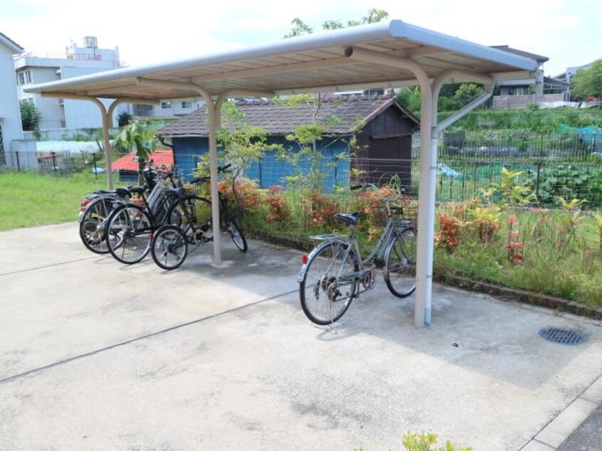  近鉄難波線・奈良線/近鉄奈良駅 バス11分萩ヶ丘下車:停歩4分 2階 築19年