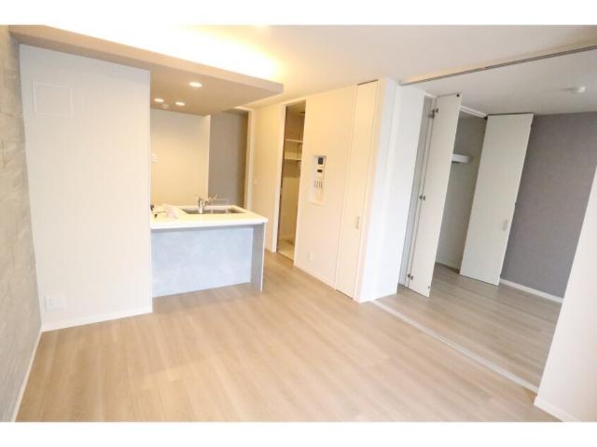  近鉄難波線・奈良線/新大宮駅 徒歩5分 4階 築2年