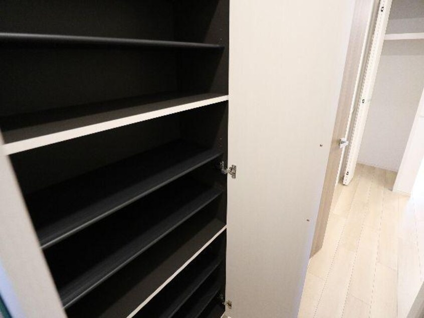  近鉄難波線・奈良線/近鉄奈良駅 バス13分宮の森東口下車:停歩2分 1階 築2年