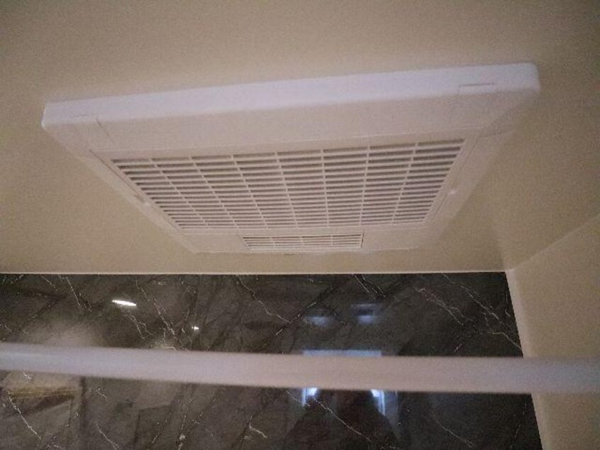  近鉄難波線・奈良線/近鉄奈良駅 バス13分宮の森東口下車:停歩2分 1階 築2年