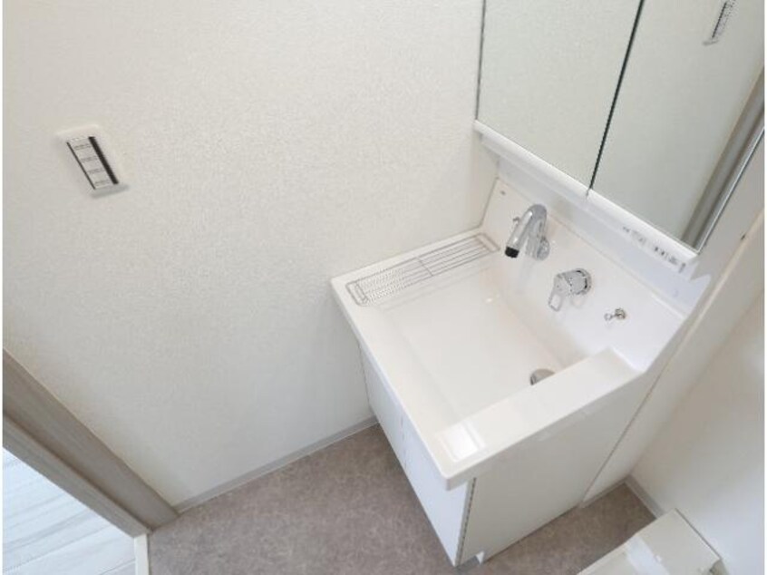  近鉄難波線・奈良線/近鉄奈良駅 徒歩10分 3階 築2年