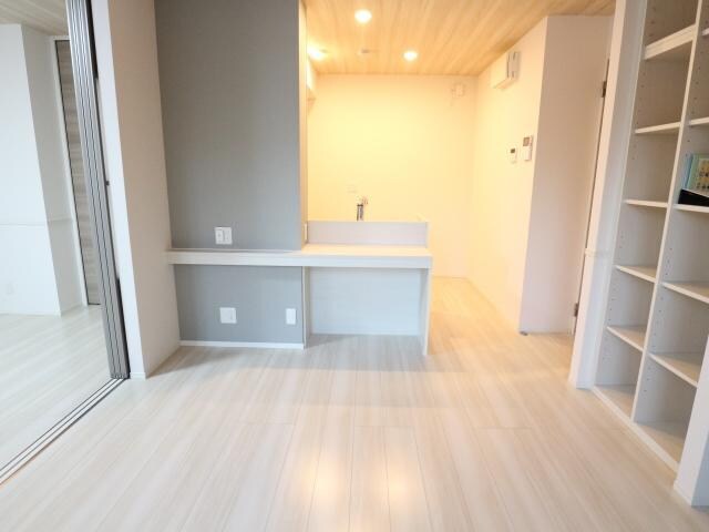  近鉄難波線・奈良線/近鉄奈良駅 徒歩9分 1階 築2年