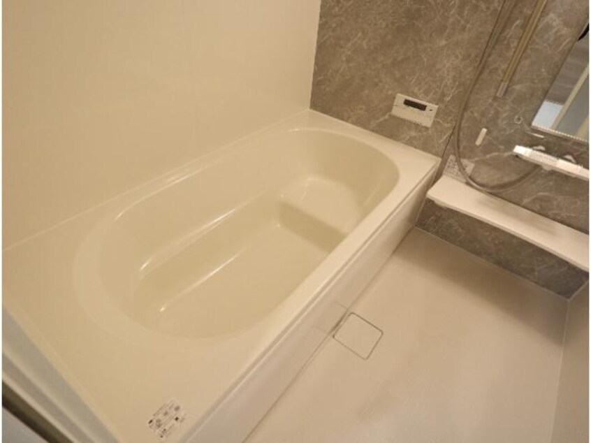  近鉄難波線・奈良線/近鉄奈良駅 バス10分南方町下車:停歩1分 1階 築2年