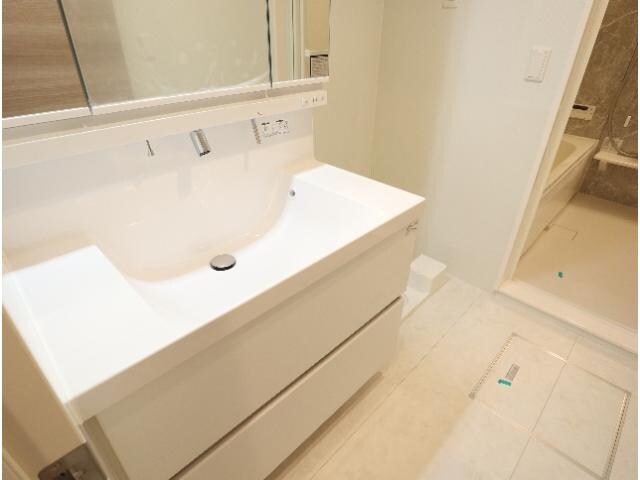  近鉄難波線・奈良線/近鉄奈良駅 バス10分南方町下車:停歩1分 1階 築2年