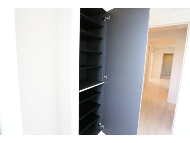  近鉄難波線・奈良線/近鉄奈良駅 バス17分三条大路4丁目下車:停歩4分 1階 築5年