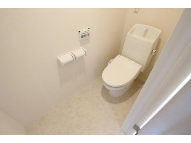  近鉄難波線・奈良線/近鉄奈良駅 バス17分三条大路4丁目下車:停歩4分 1階 築5年