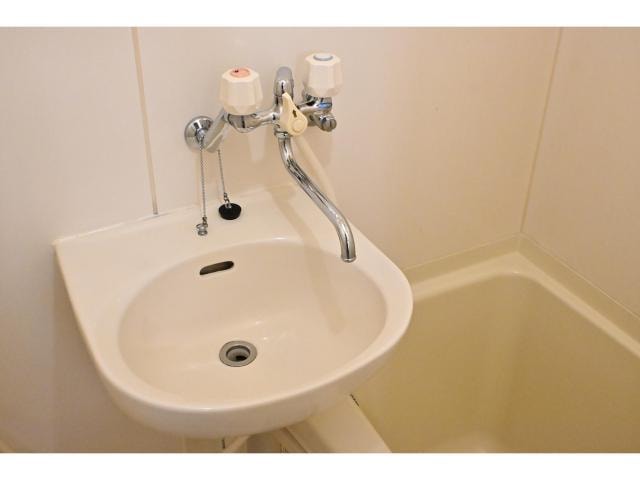  近鉄難波線・奈良線/近鉄奈良駅 バス9分北神殿下車:停歩6分 2階 築27年