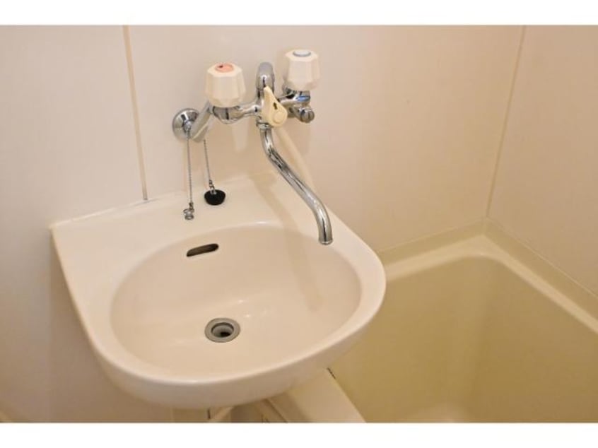  近鉄難波線・奈良線/近鉄奈良駅 バス9分北神殿下車:停歩6分 2階 築27年