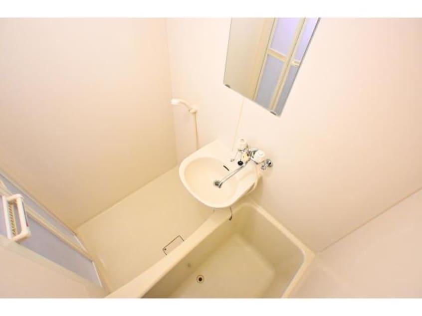  近鉄難波線・奈良線/近鉄奈良駅 バス9分北神殿下車:停歩6分 2階 築27年