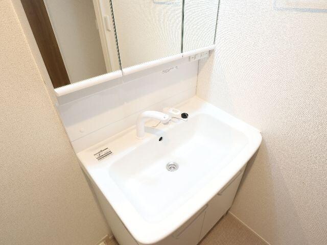  近鉄難波線・奈良線/近鉄奈良駅 バス15分三条大路2丁目下車:停歩3分 3階 築3年