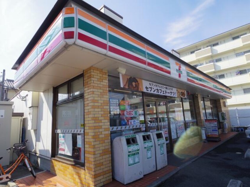 セブンイレブン奈良四条大路４丁目店(コンビニ)まで541m 近鉄橿原線/尼ケ辻駅 徒歩19分 1階 築3年
