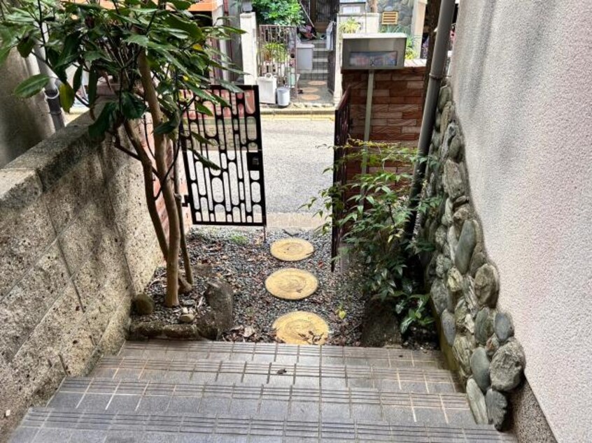  近鉄難波線・奈良線/新大宮駅 徒歩11分 2階 築45年