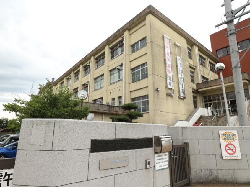 奈良市立都南中学校(中学校/中等教育学校)まで1499m 桜井線<万葉まほろば線>/京終駅 徒歩30分 2階 築46年