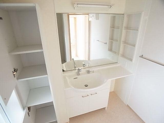  近鉄大阪線（近畿）/五位堂駅 バス5分馬見中5丁目下車:停歩3分 2階 築13年