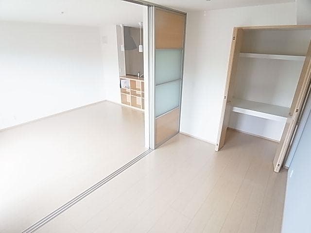  近鉄大阪線（近畿）/五位堂駅 バス5分馬見中5丁目下車:停歩3分 2階 築13年