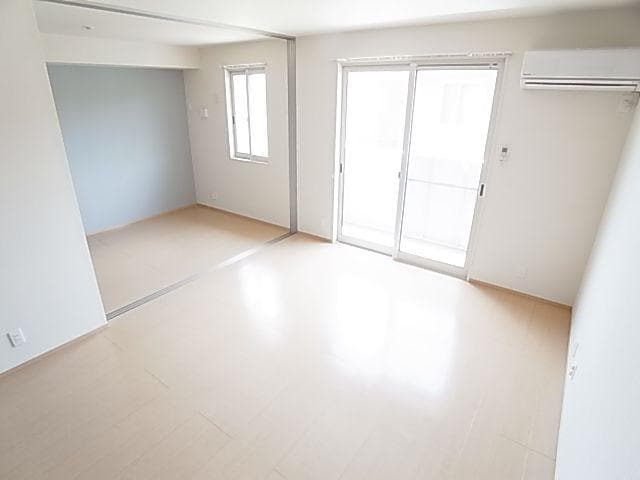  近鉄大阪線（近畿）/五位堂駅 バス5分馬見中5丁目下車:停歩3分 2階 築13年