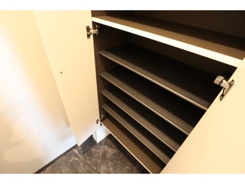  和歌山線/志都美駅 徒歩5分 2階 築1年