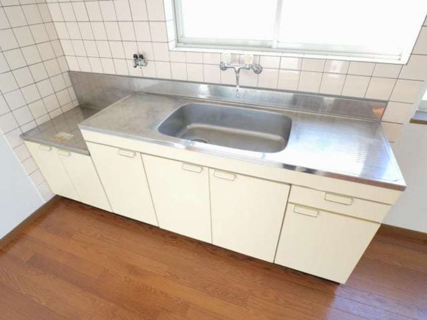  近鉄橿原線/近鉄郡山駅 バス15分新町下車:停歩3分 2階 築28年